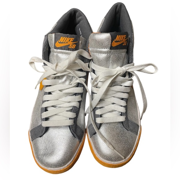 Nike Women's SB Blazer Metallic Silver and Orange Independent Trucks Com… - Picture 8 of 16